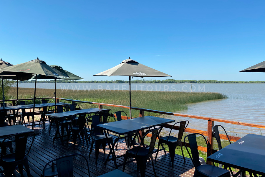 Helicopter Sightseeing + Glamping Stay on a Private Delta Island