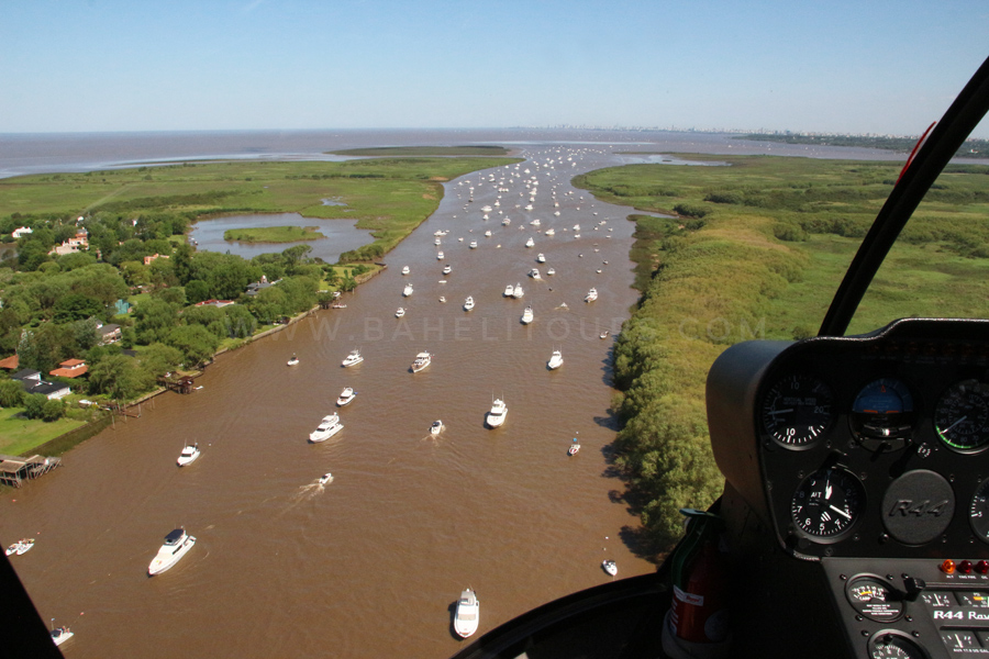 Helicopter tours over Buenos Aires