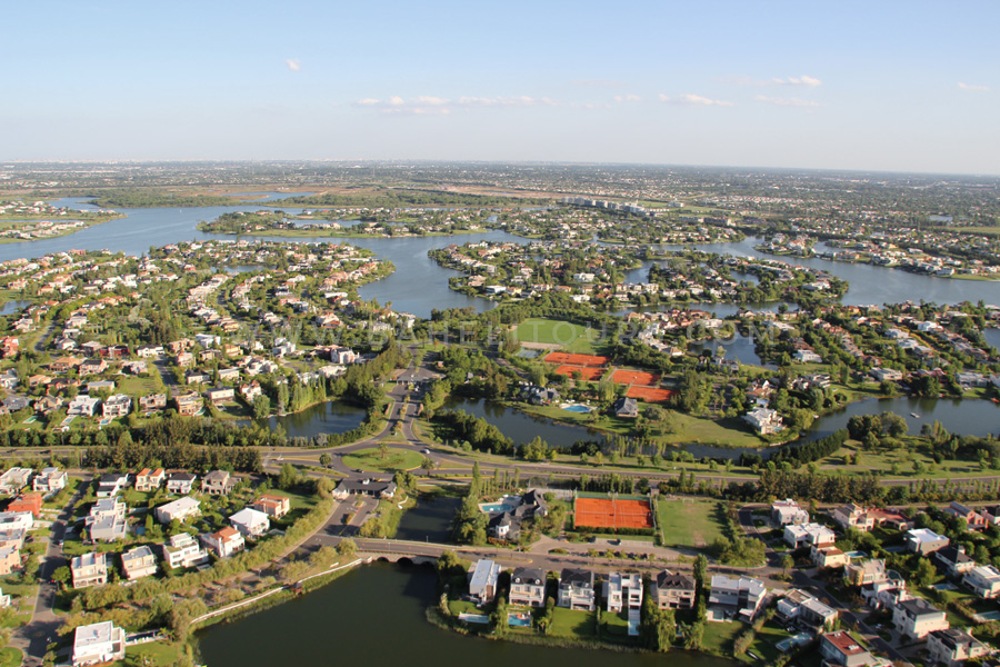 Helicopter tours over Buenos Aires