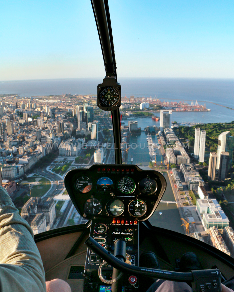 Paseos en helicóptero por Buenos Aires. Helitours, vuelos de bautismo,  alquiler de helicópteros