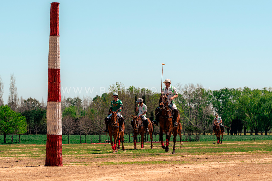 Partido de polo y clase de taqueo